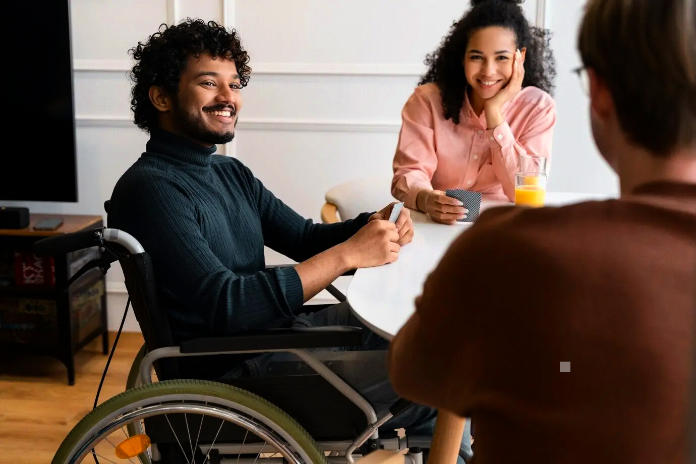 Comfortable workshop discussing family governance principles